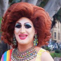 Reggio si trasforma (di nuovo) in set per ‘I Leoni’: protagonista l’arte drag queen