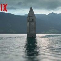 Curon, la nuova serie Netflix porta la firma del regista reggino Fabio Mollo