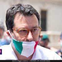 Salvini a muso duro contro De Magistris: 'Sindaco fallito, Calabria ai calabresi'