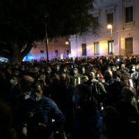 Lettera scarlatta sulla Calabria, migliaia di cittadini in piazza a protestare