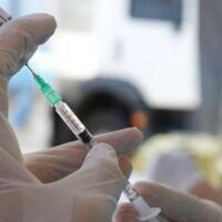 Vaccini in Calabria, Longo accetta le richieste della Giunta: estesa la platea dei destinatari