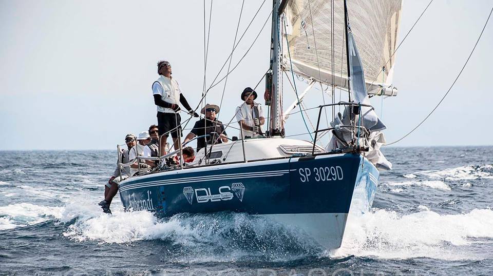 Barche a vela in regata nel Campionato d'altura dello Stretto a Reggio Calabria