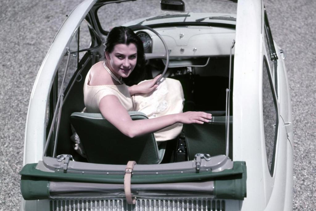 Fiat 500 1957 Edition, auto storica del raduno Donne, rose e mimose in 500