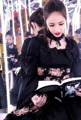 Continuano gli incontri letterari dell’associazione ‘Fahrenheit 451’. Il 27 Marzo a tu per tu con l’autrice Yami Yume
