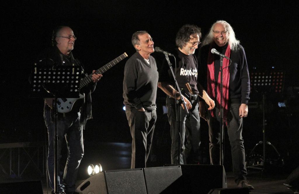 Successo per il concerto della PFM e Vecchioni al Palacalafiore