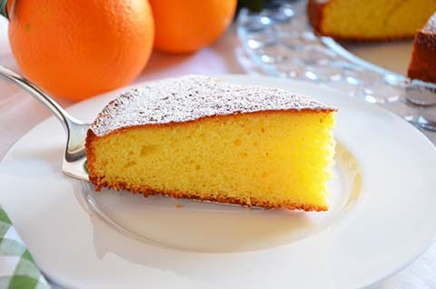 Come preparare la torta alle arance: la ricetta
