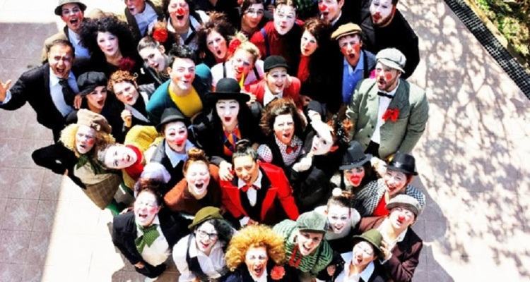 Pagliacci clandestini presentano il progetto “GREECE – persone che incontrano persone”