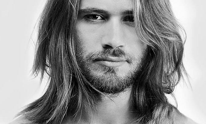 Michael Calfan, dj parigino ospite alla Luna Ribelle di Reggio Calabria il 9 maggio