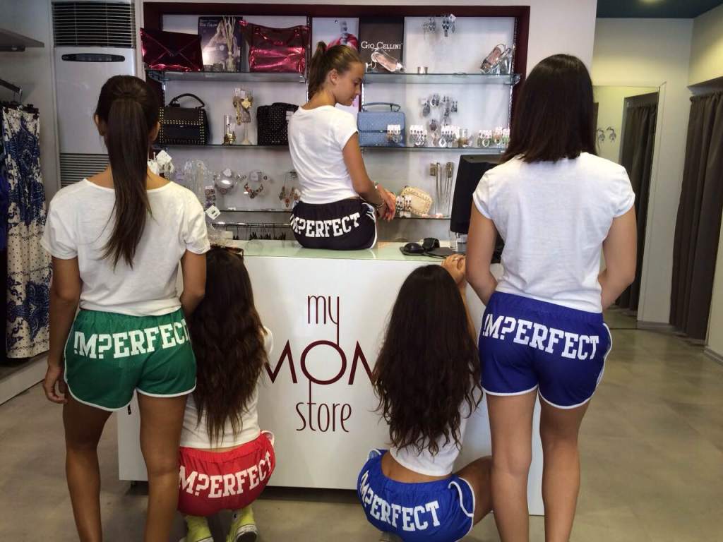 Flash My Moma Day: moda e danza si uniscono all’ hip hop per il marchio Imperfect