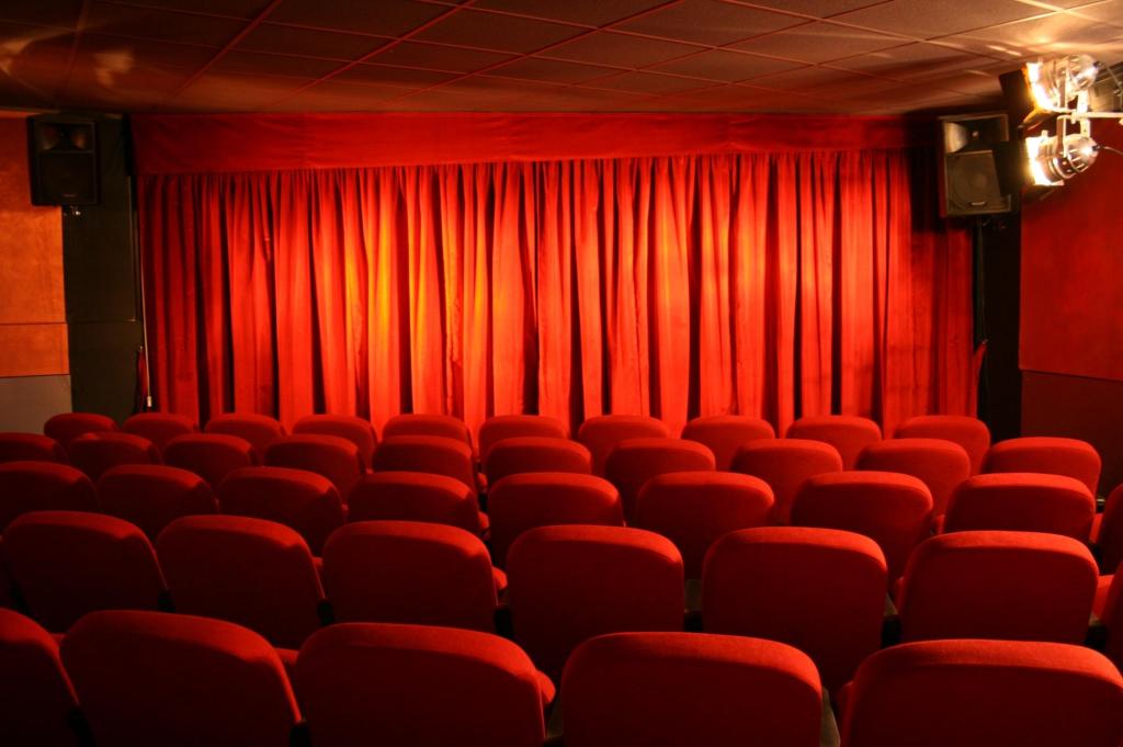 Teatro della Girandola, spettacolo di burattini “Il primo bacio”
