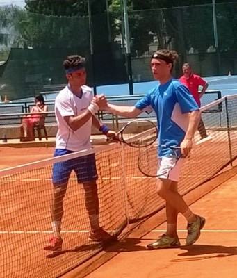 Stretta di mano post match fra Summaria e Candioli
