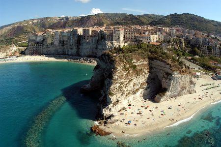Culture a Confronto: a Tropea si accende l’estate calabrese
