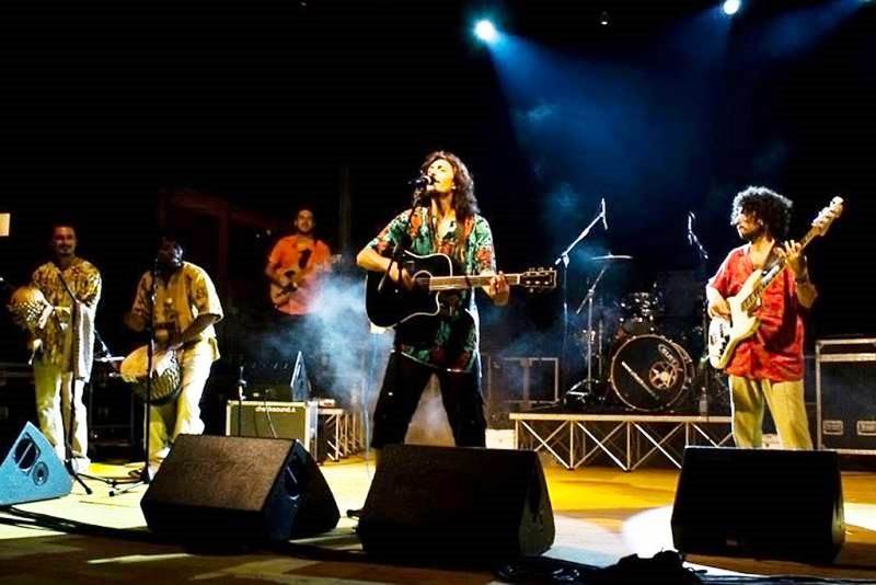 Il Cacciatore di Meduse sbarca a Cosenza insieme al concerto della band multietnica di Sandro Joyeux