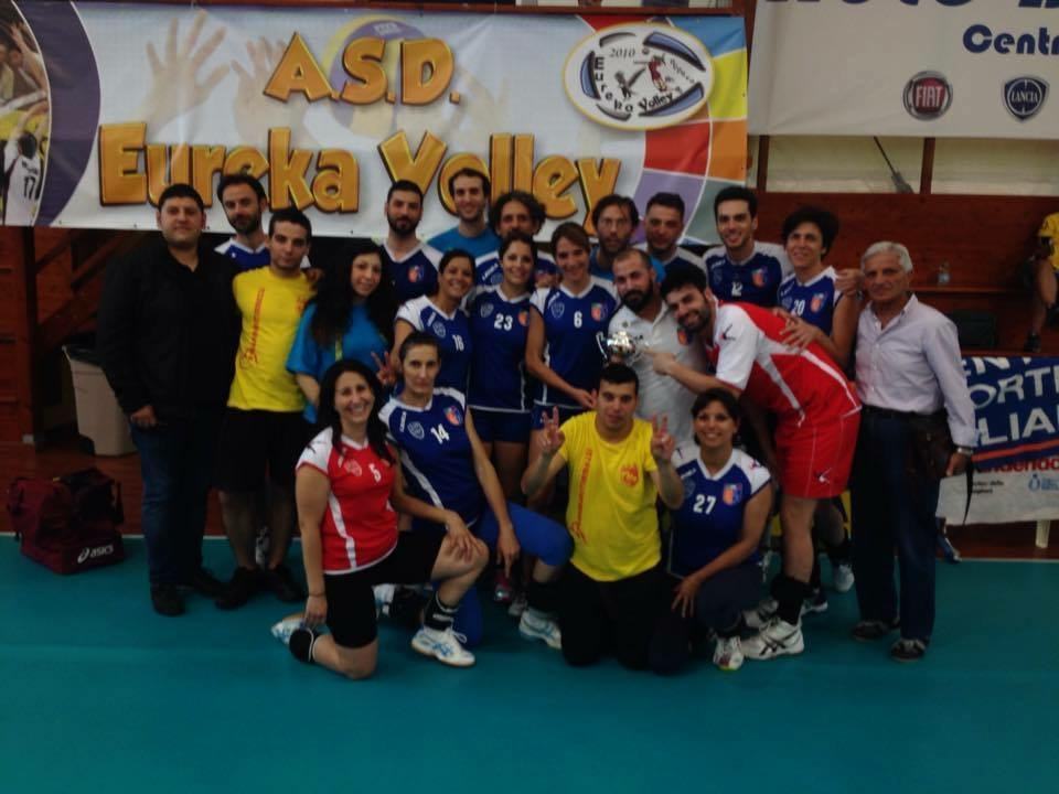 La squadra Volley Val Gallico, in partenza per le Finali Nazionali CSI di pallavolo mista a Montecatini