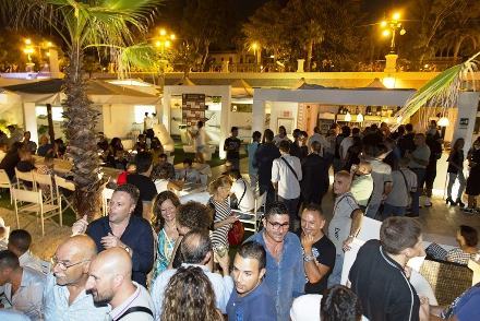Bagno di folla alla serata Bermè per la Viola
