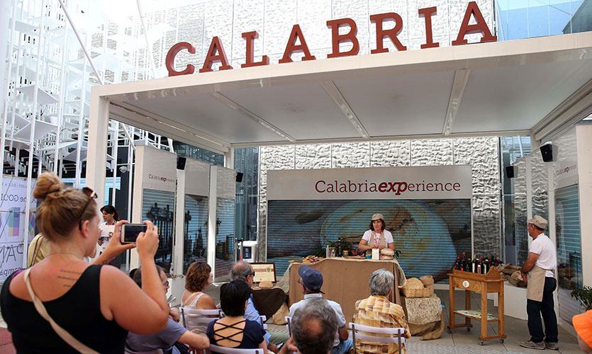 “Cibo per gli Dei, cibo per gli uomini”, la mostra della Calabria all’Expo di Milano