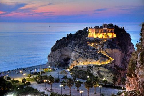 TROPEA: Oggi presentazione del libro Saverio Strati di Giusy Staropoli Calafati
