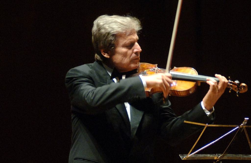 Il violinista Uto Ughi al “Teatro Cilea” con il Kiwanis