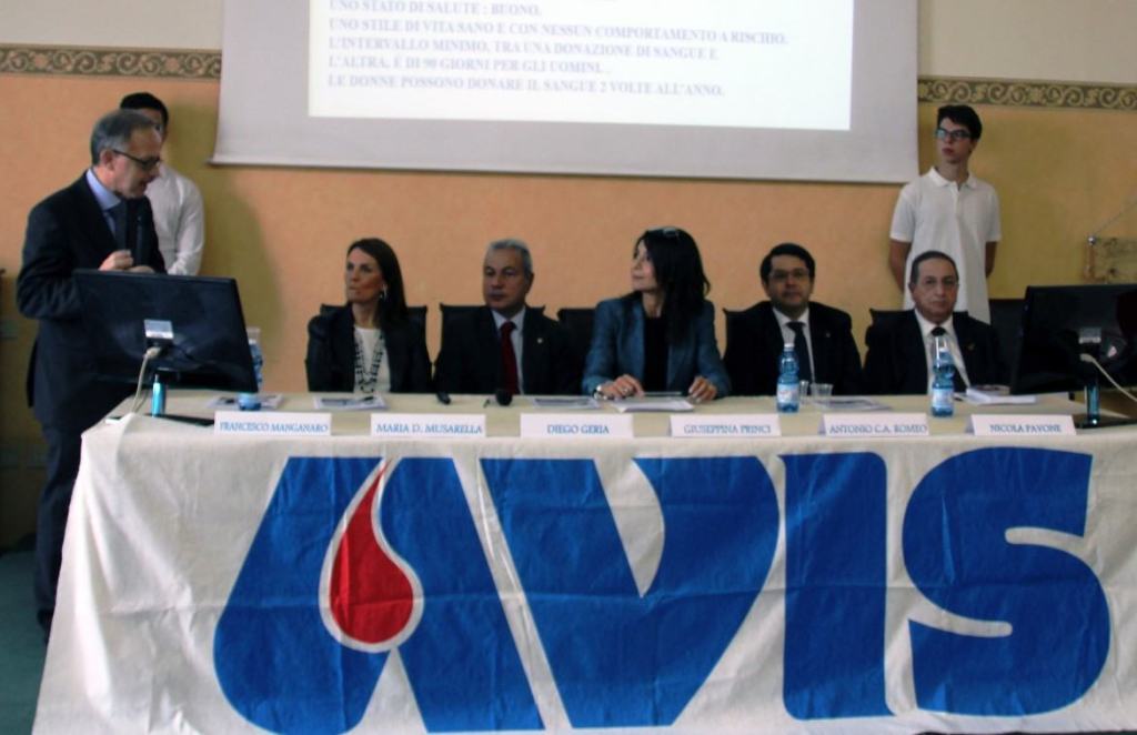 Il convegno dell'Avis e del Liceo Leonardo da Vinci nell'Aula Magna Nicola Calipari