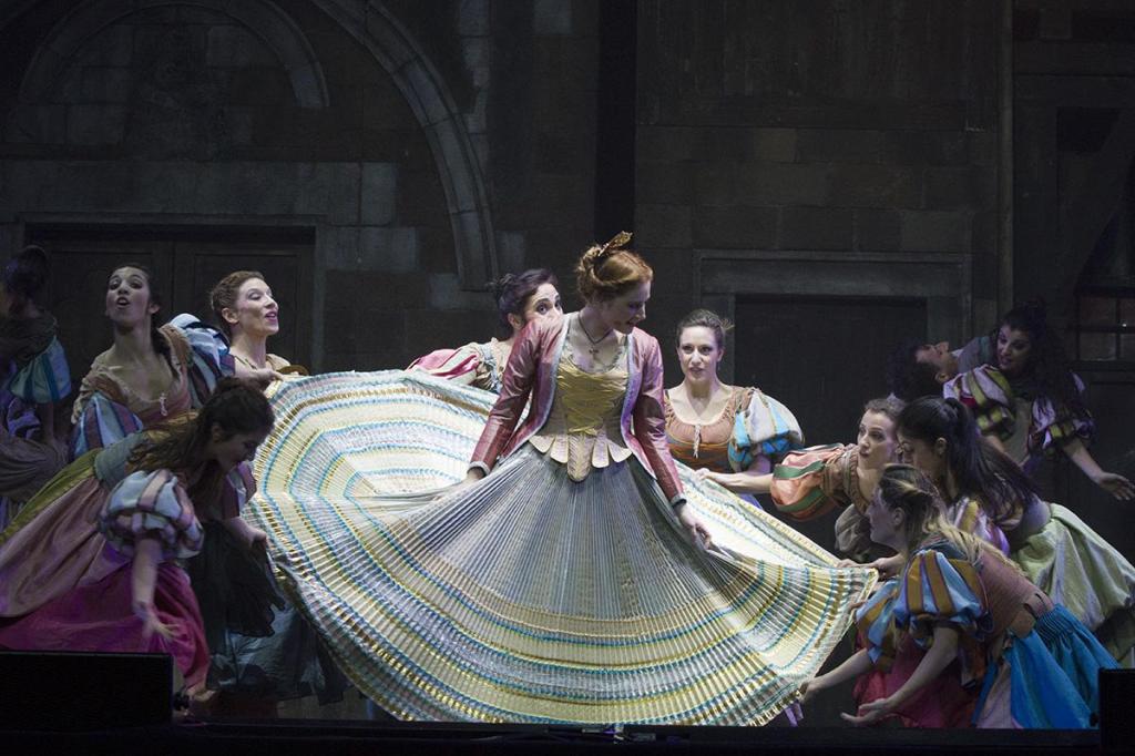Scena de I Promessi Sposi, opera musicale al Palacalafiore di Reggio Calabria