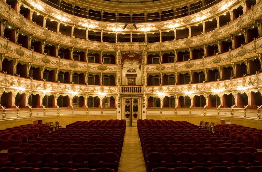 A Cosenza prende il via la stagione teatrale del Rendano