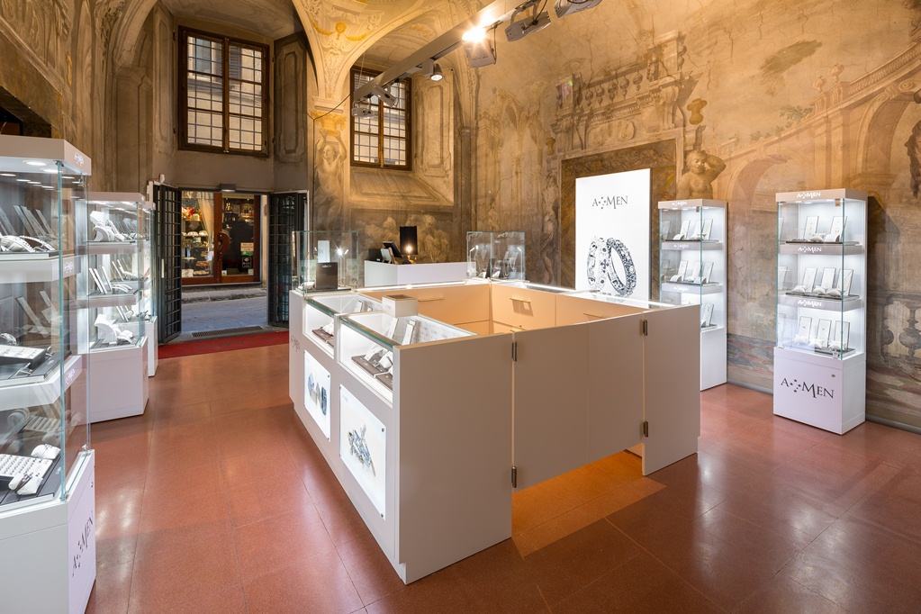 Amen lancia la collezione per il Giubileo
