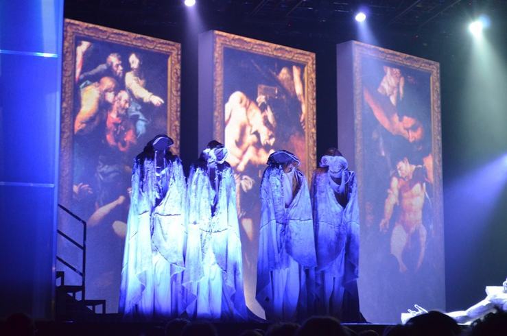 Scena del musical «Romeo e Giulietta - Ama e cambia il mondo» al Palacalafiore di Reggio Calabria