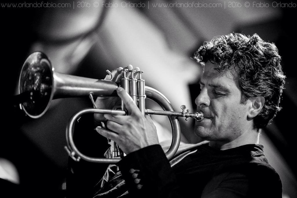 Luca Aquino in concerto al locale La Sosta di Reggio Calabria
