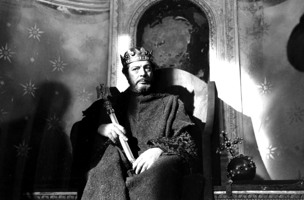 “Enrico IV” il capolavoro di Pirandello tra follia e realtà
