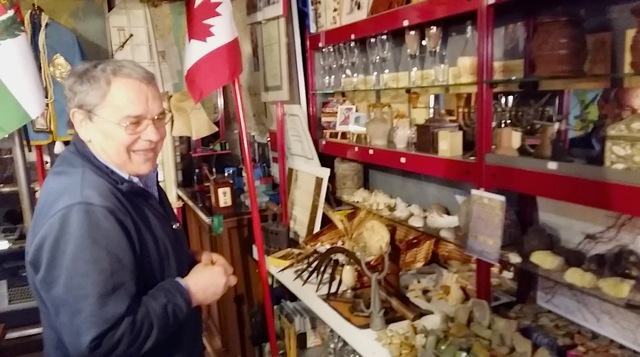 Ecco il piccolo museo “FilosAres” con una miriade di oggetti ‘calabresi’ – FOTO