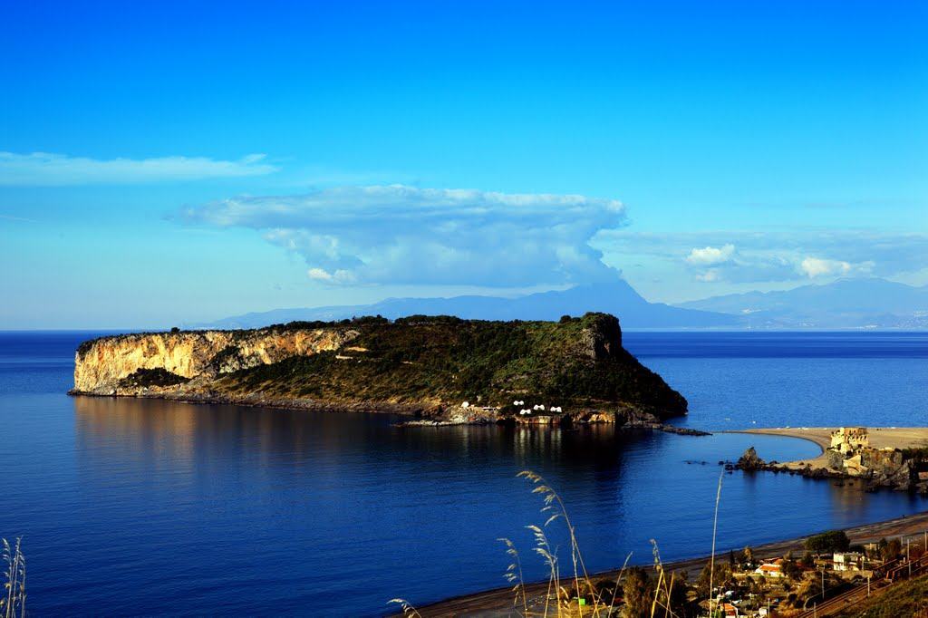 Isola di Dino, meraviglia calabrese che fu di Agnelli e ora vuole rinascere. FOTO