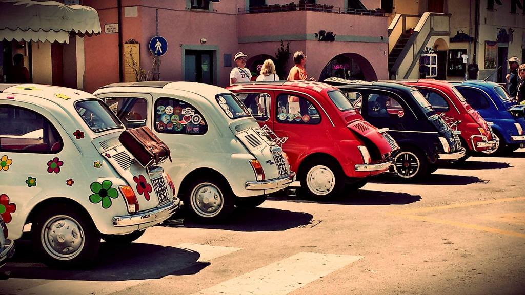 Parte da Lamezia Terme la carovana di Fiat 500 in tutta la Calabria