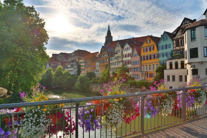 Tubinga, lungofiume del Neckar in Baden-Württemberg