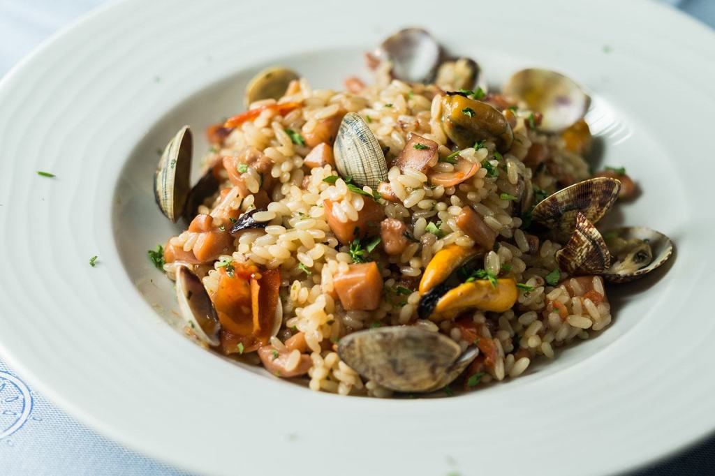 Come si prepara il risotto ai frutti di mare: la ricetta