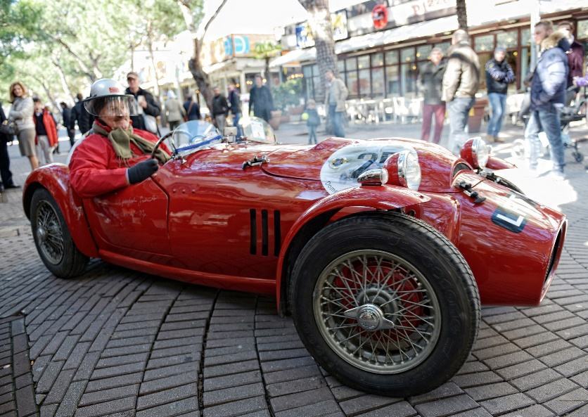 Sfilata di auto d'epoca, immagine di repertorio