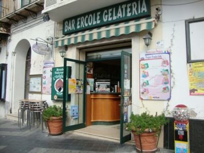46. BAR GELATERIA ERCOLE, PIZZO CALABRO, VIBO VALENTIA PIAZZA DELLA REPUBBLICA 18