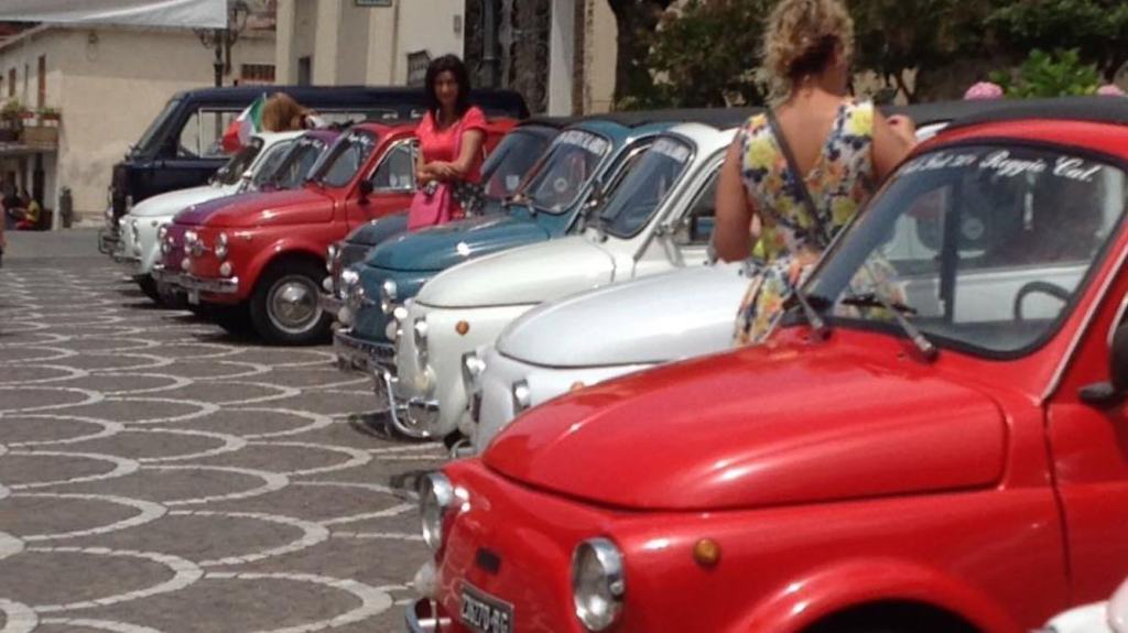 Grande successo per il raduno del Club Fiat 500 a Bova