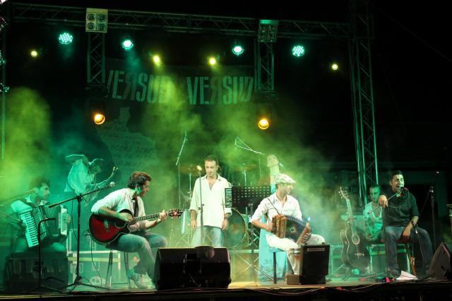 Versud Etnofolk in concerto alla festa di Pellaro Lume