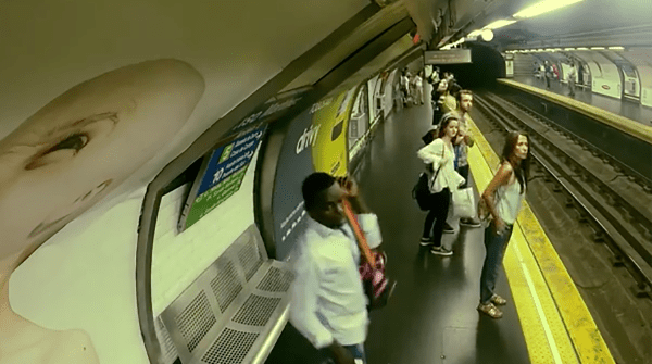 Metro fantasma: la campagna pubblicitaria della Sony Pictures per promuovere il film “Ghostbusters”