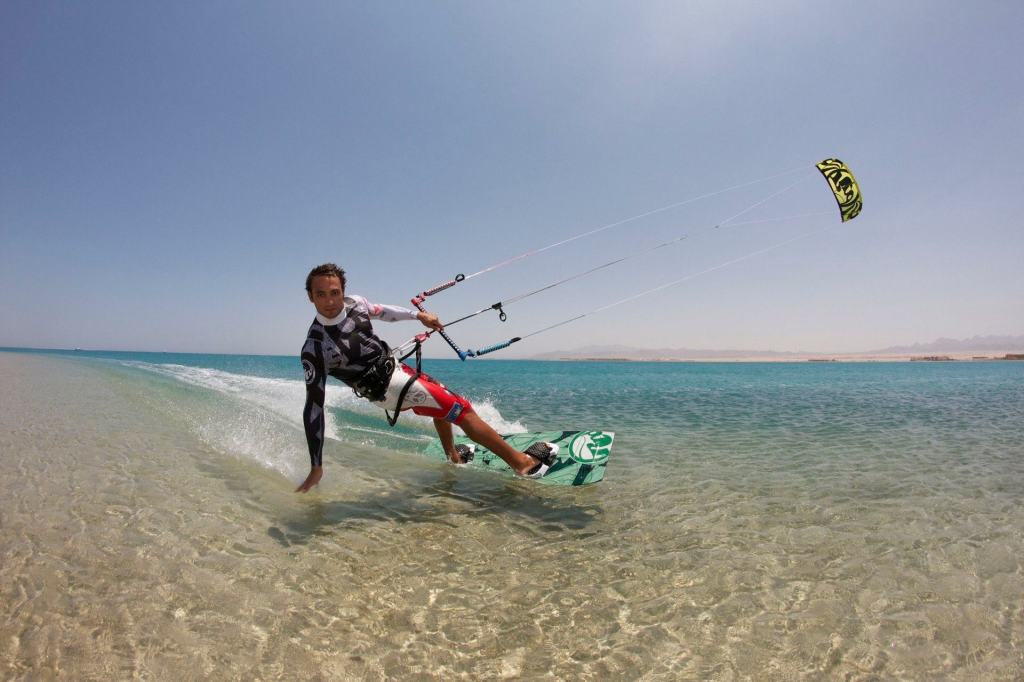 Al via il mondiale di Kitesurf a Gizzeria