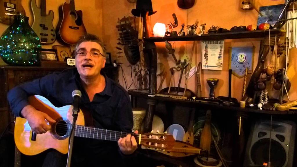 Il cantastorie reggino Fulvio Cama in tour in Toscana