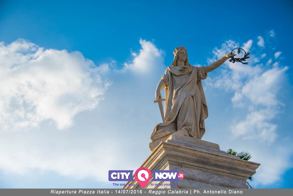 statua piazza italia reggio calabria