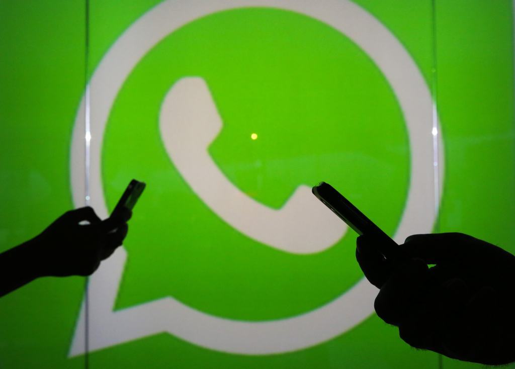 ‘WhatsApp non cancella definitivamente i messaggi’. Un ricercatore lancia l’allarme