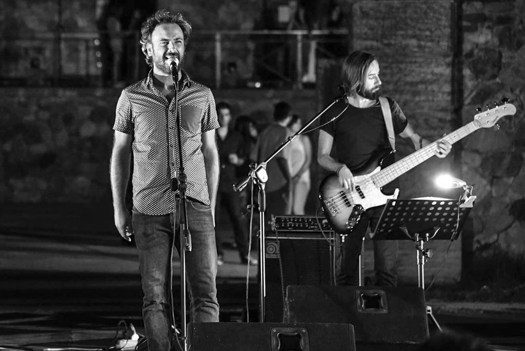 Augusto Favaloro stupisce il FACE festival mescolando musica e teatro