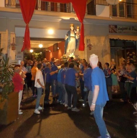 La Madonna del Divin Soccorso in visita al cortile delle Muse