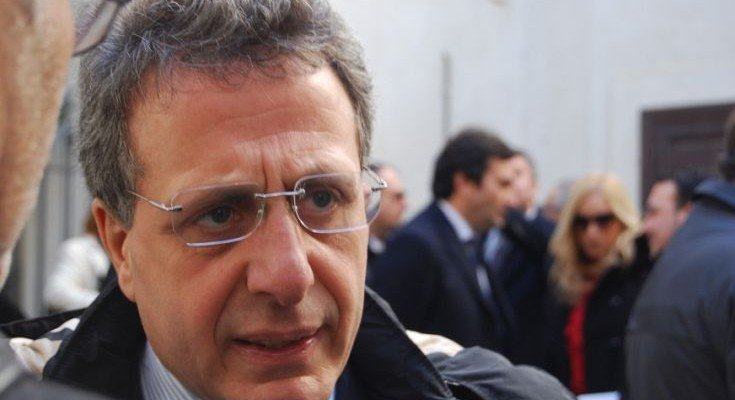 Mario Caligiuri presenta il suo ultimo libro sulla Cyber Intelligence