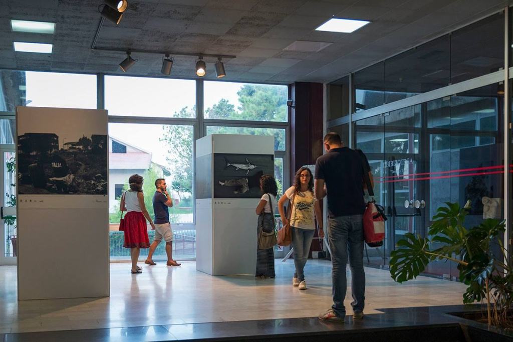 Fino al 4 ottobre la mostra “Lo sguardo oltre. Reggio Calabria visioni metropolitane” – FOTO