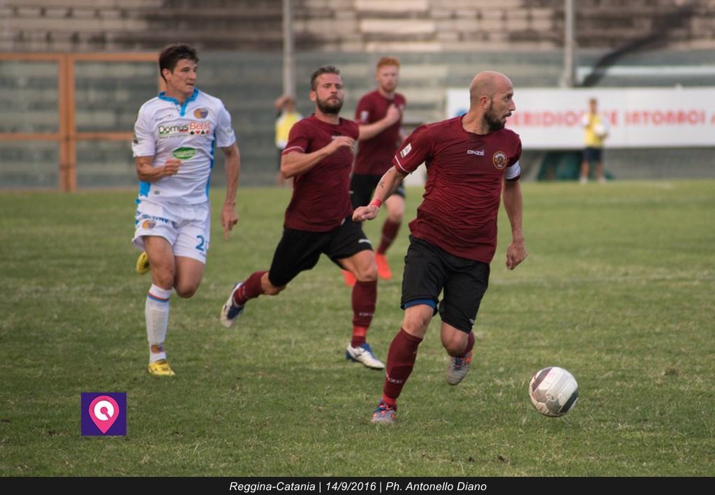 La Reggina ha la ‘pareggite’. Senza reti il derby con il Cosenza, il Granillo è impresentabile – FOTO