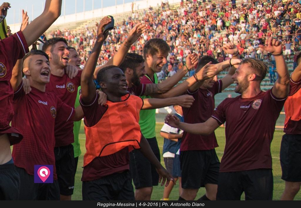 Reggina bella di notte, Juve Stabia al tappeto. Bangu fa esplodere il Granillo – FOTO