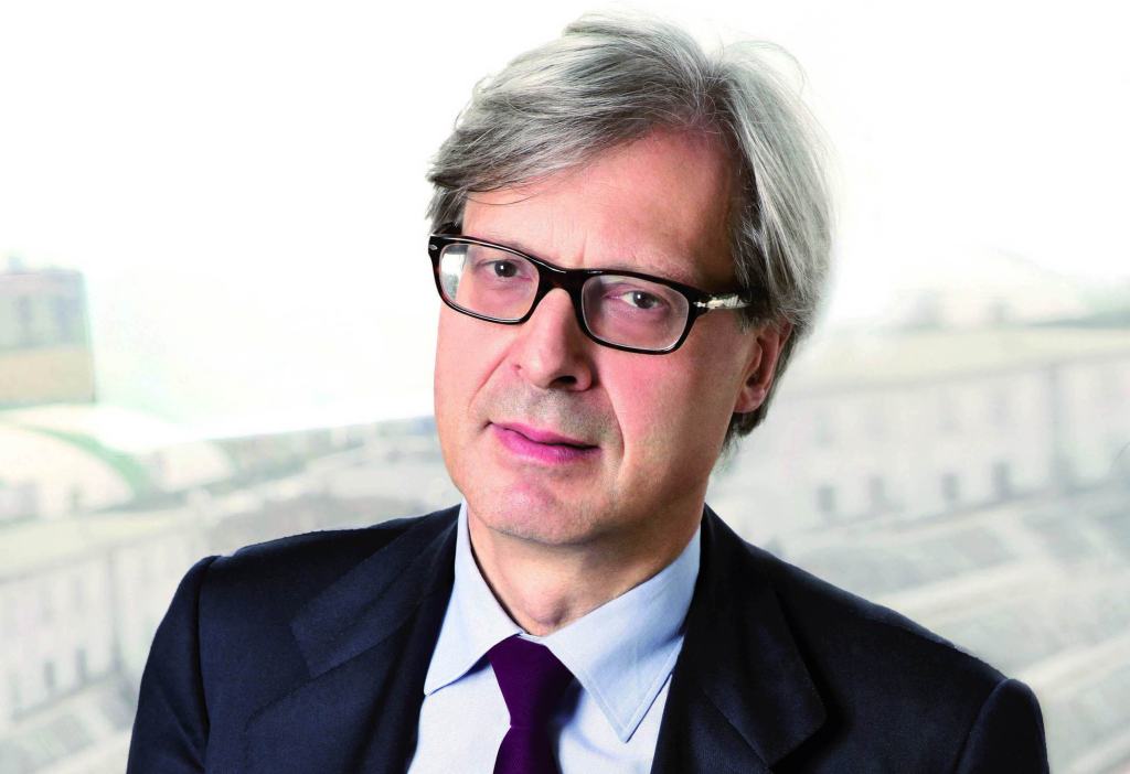 Scontro in tv fra Klaus Davi e Sgarbi. Il critico d’arte dichiara: “Sei un cretino”